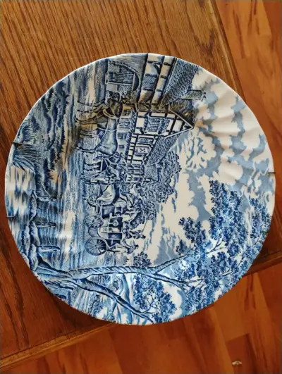 Plato loza  decorativo azul con paisaje Myott - miniatura 1