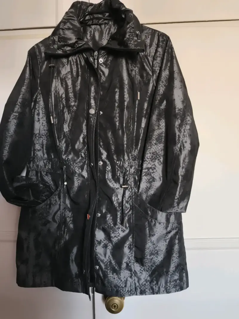 Corta viento impermeable negra - 2