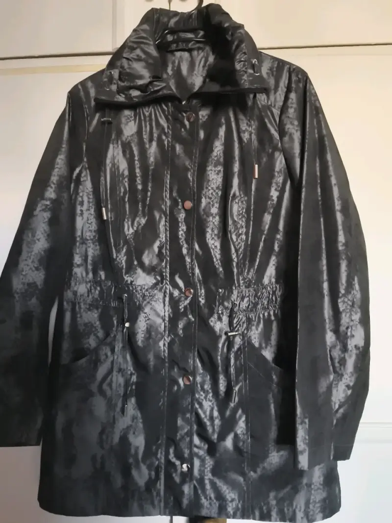 Corta viento impermeable negra - 3