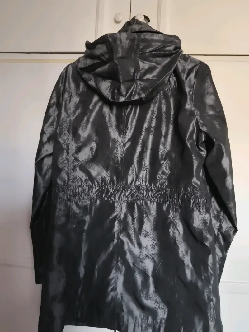 Corta viento impermeable negra - 5