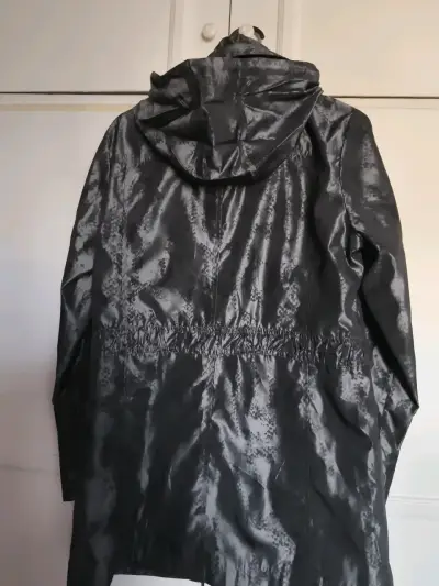 Corta viento impermeable negra - miniatura 5