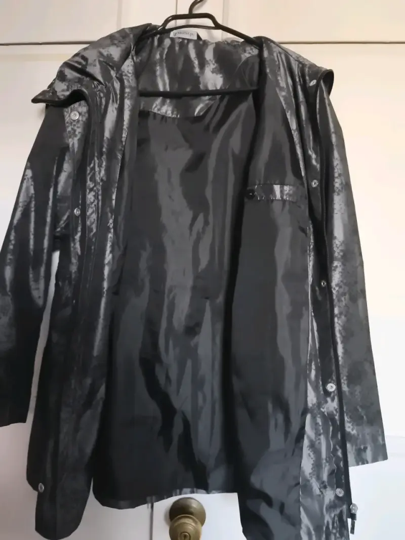 Corta viento impermeable negra - 6