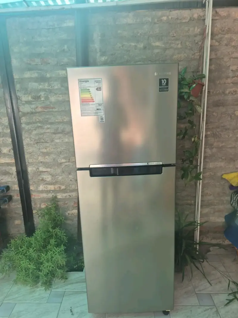 Refrigerador Samsung 220 litros - 1