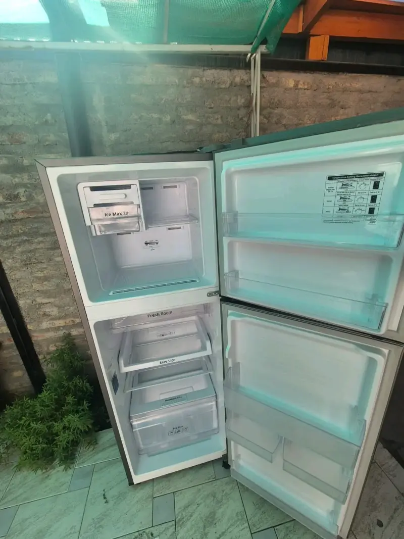 Refrigerador Samsung 220 litros - 2