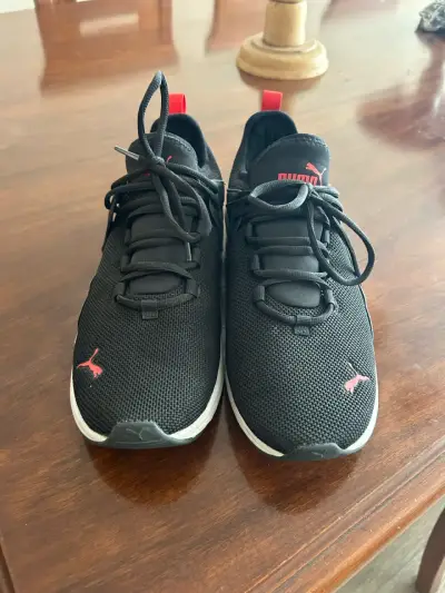 Zapatillas negras deportivas Puma - miniatura 1