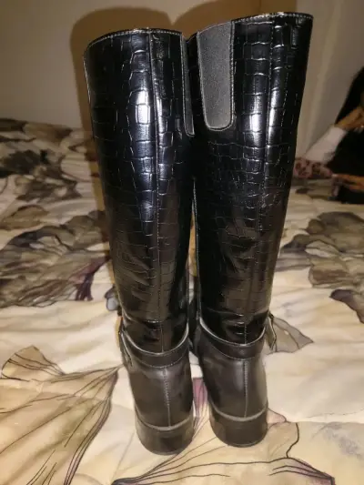 Botas altas negras de cuero - miniatura 2