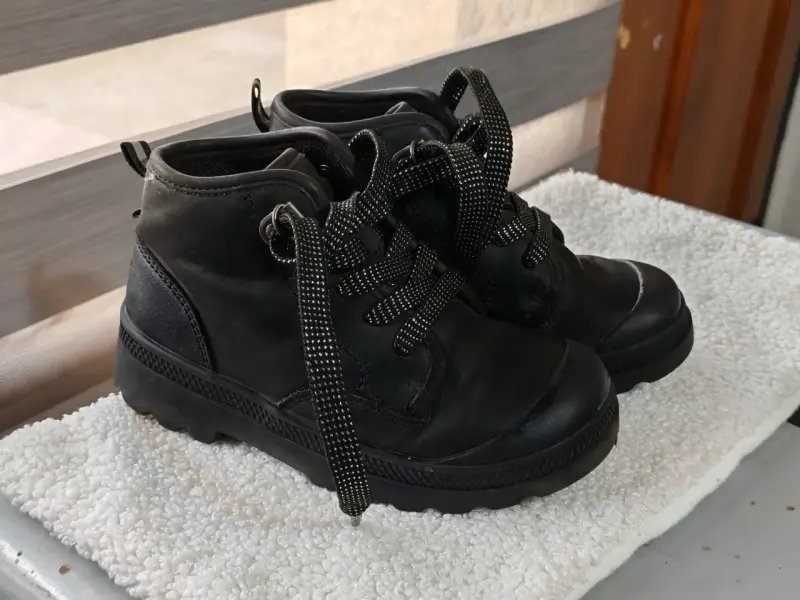 Botines negros - 1