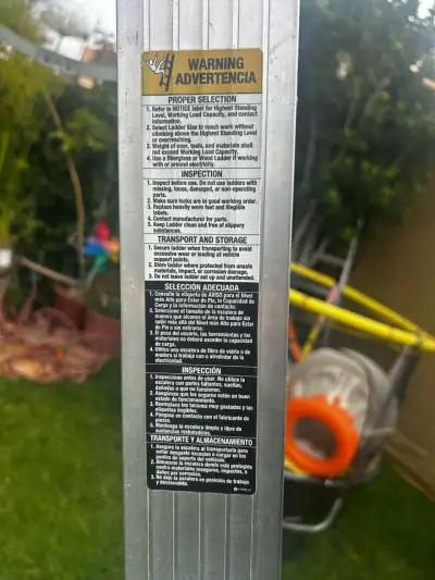 Escalera de aluminio alta - miniatura 3