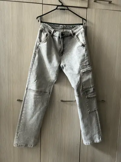 Jeans cargo grises para hombre - miniatura 1
