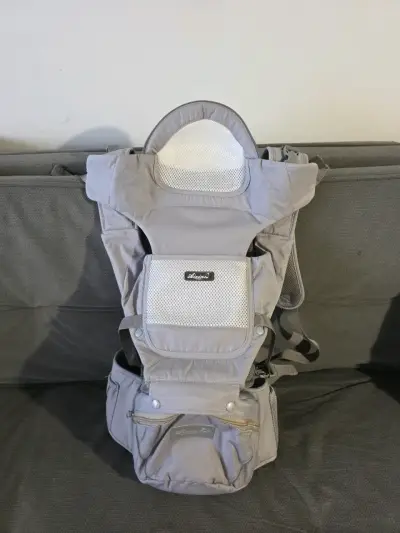 Mochila porta bebé gris - miniatura 1