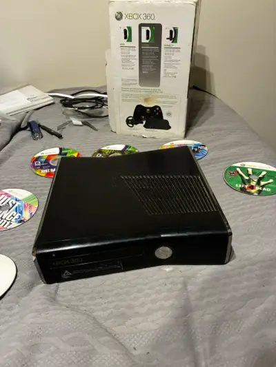Consola Xbox 360 con accesorios (solo lo que se ve - miniatura 1