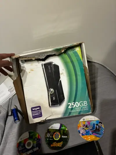 Consola Xbox 360 con accesorios (solo lo que se ve - miniatura 2