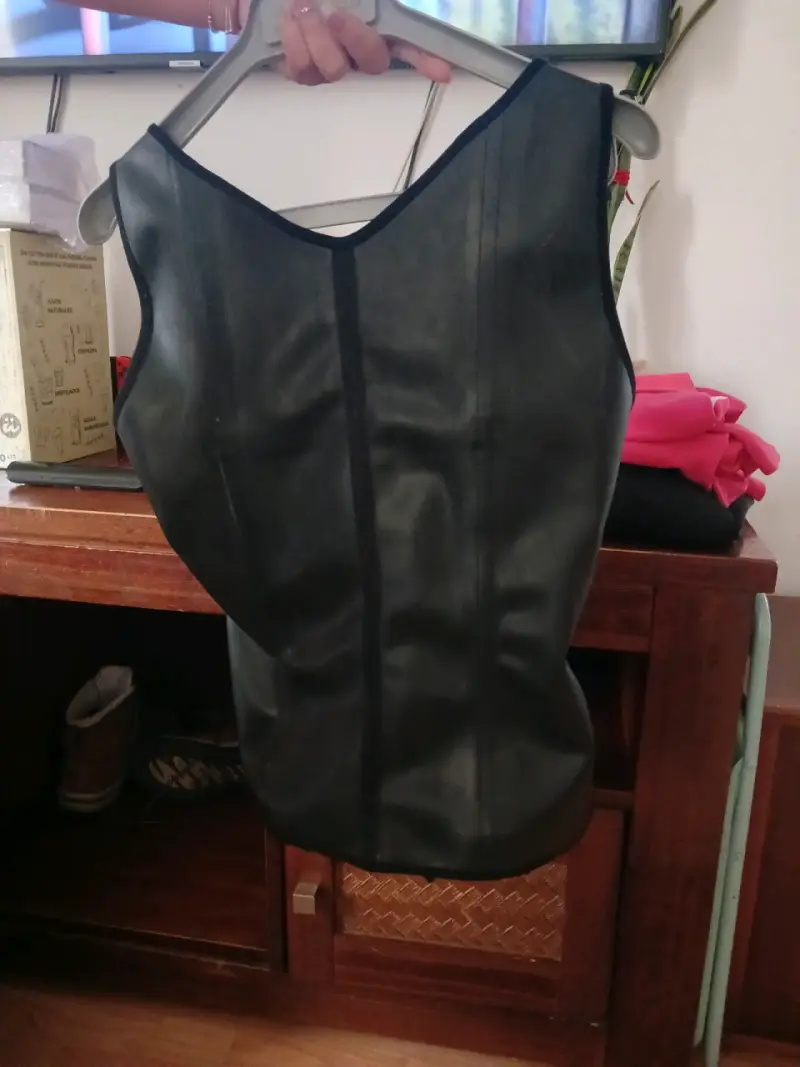 Top de ecocuero negro - 2