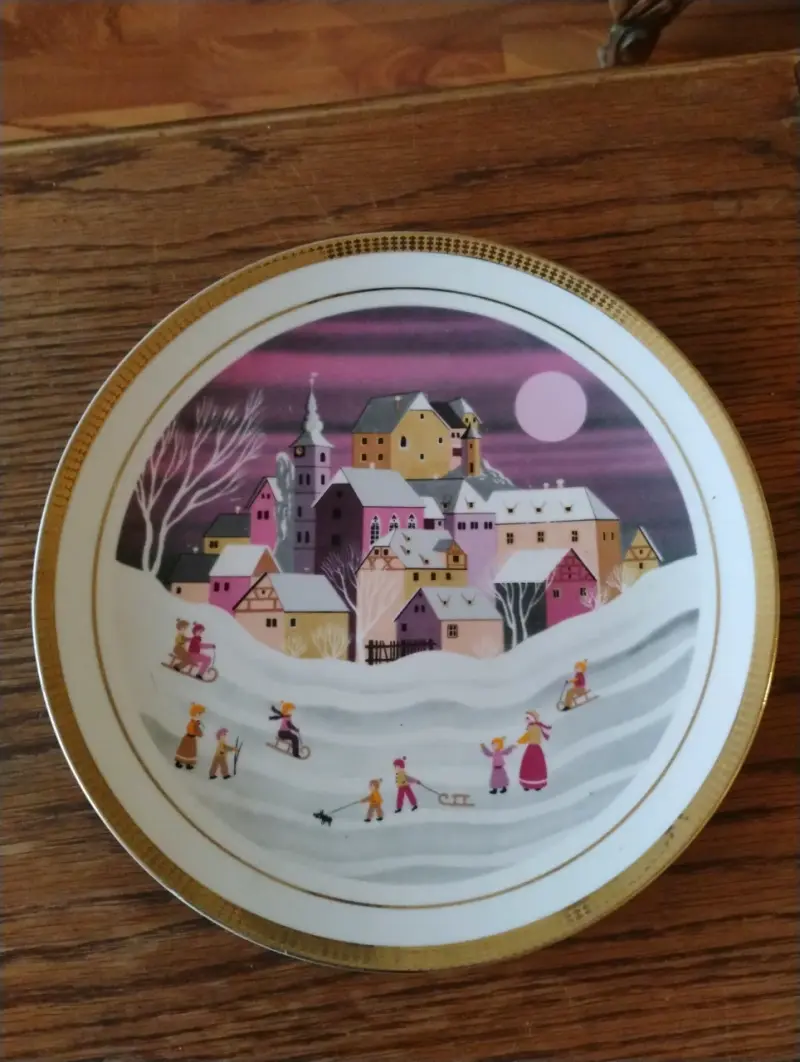 Plato decorativo con escena invernal - 1