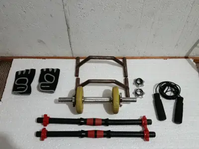 Set de entrenamiento con pesas y accesorios - miniatura 1