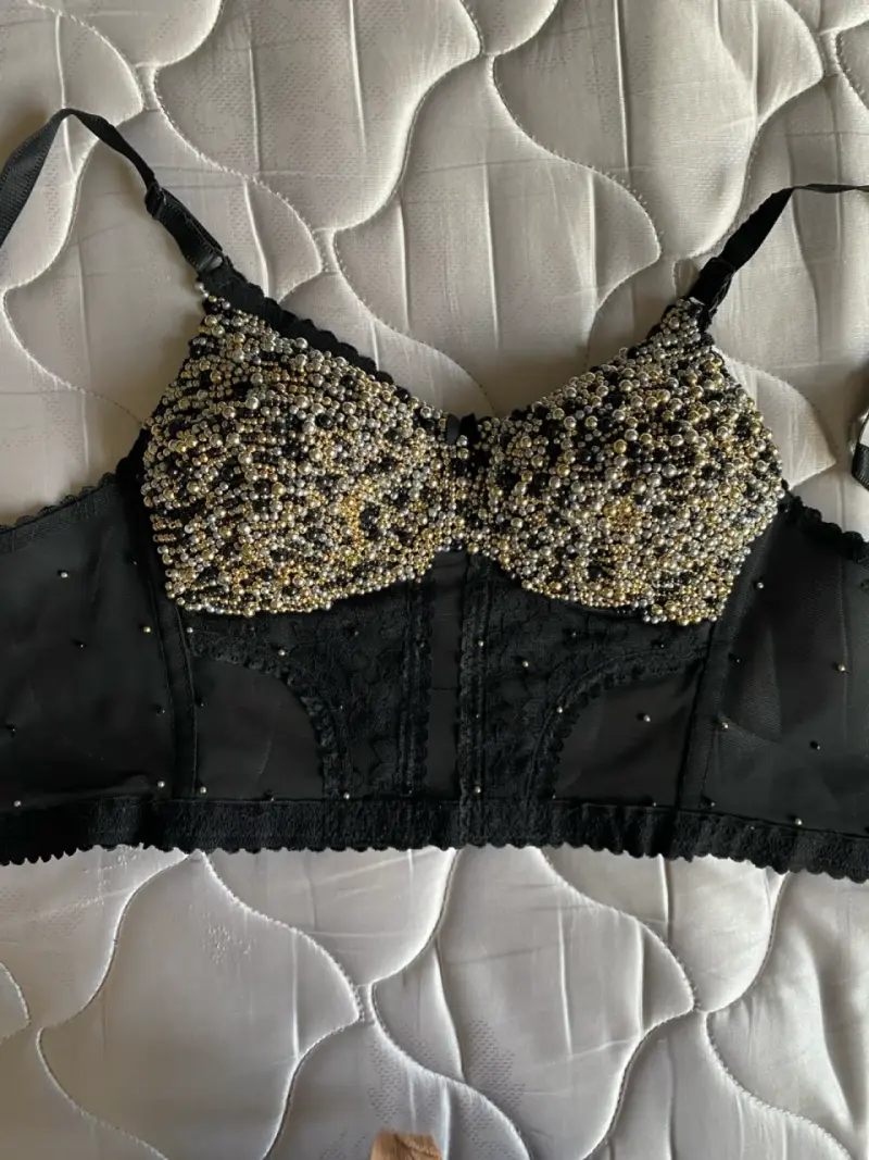 Bralette negro con perlas - 1