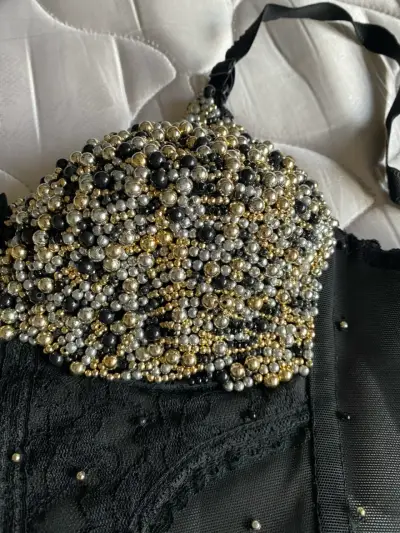 Bralette negro con perlas - miniatura 3