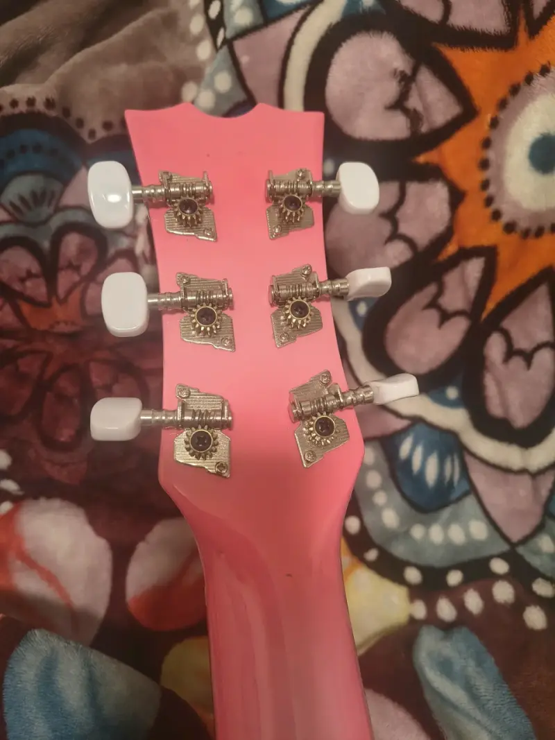 Guitarra acústica rosa - 2