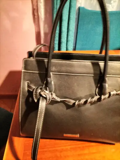 Cartera negra elegante - miniatura 2