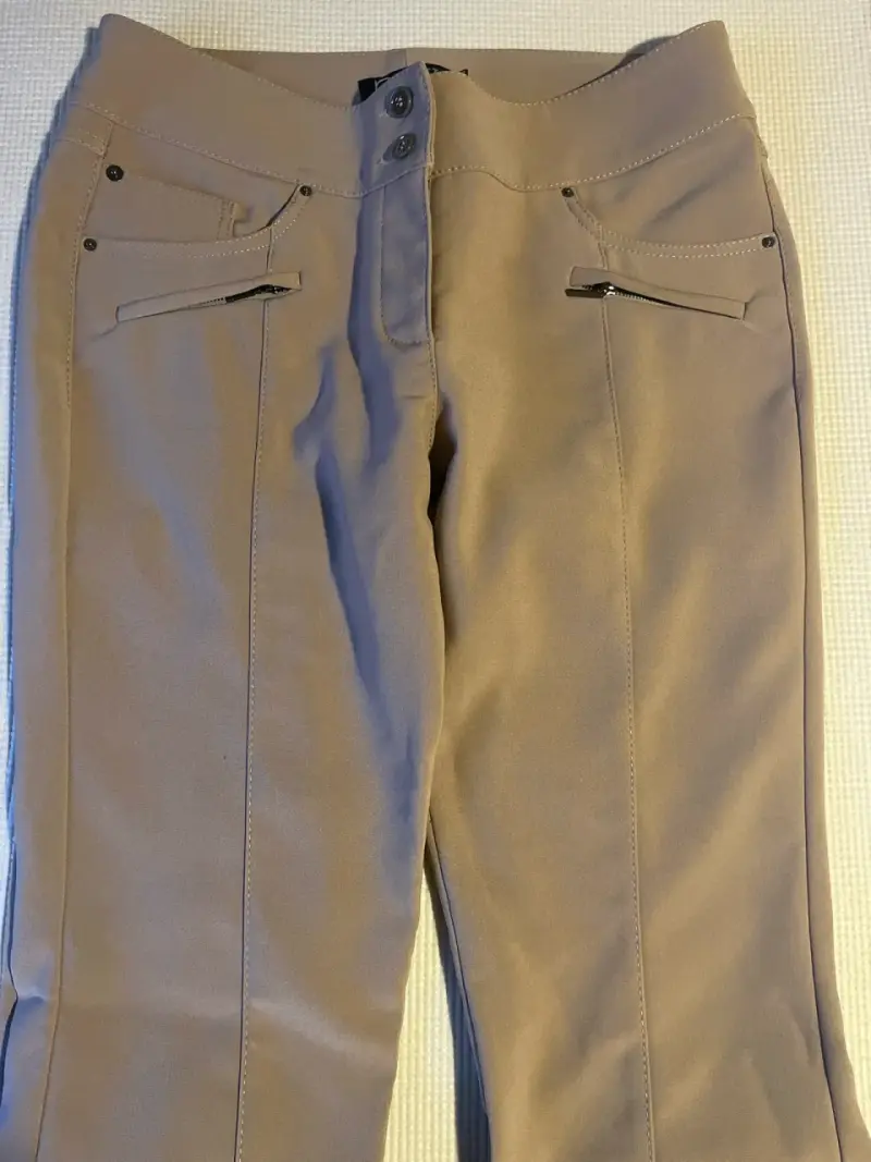 Pantalones beige de mujer - 1