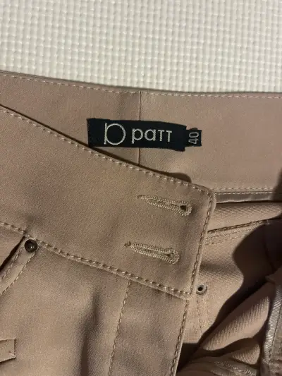 Pantalones beige de mujer - miniatura 2