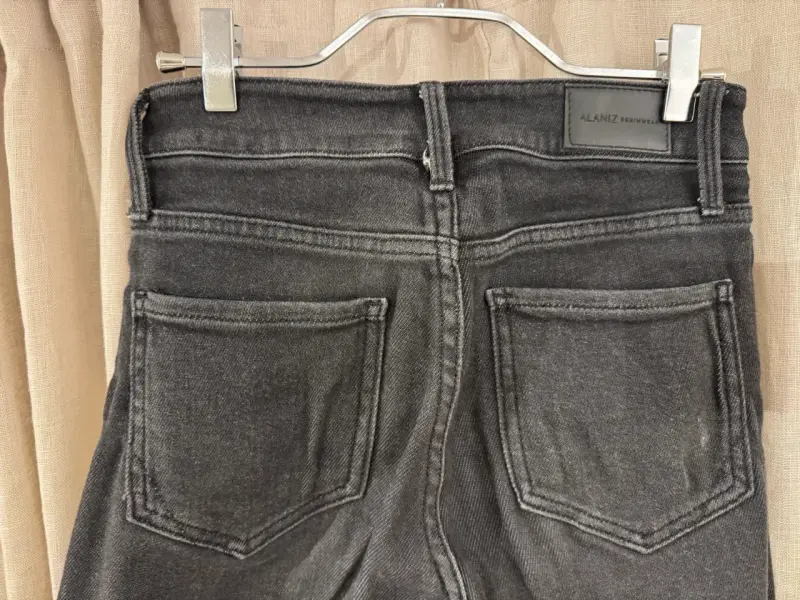 Jeans negros flare Alaniz - 3