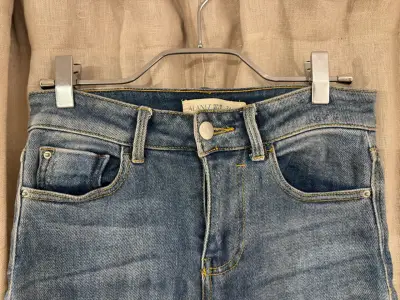 Jeans Flare Alaniz desgastados - miniatura 3