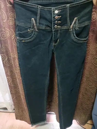 Pantalones de mezclilla oscuros - miniatura 1