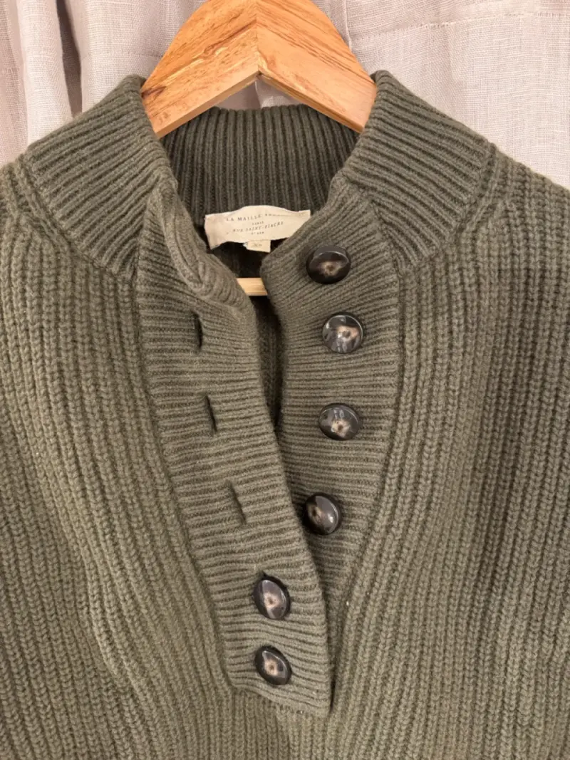 Sweater lana Sézane verde con botones - 2