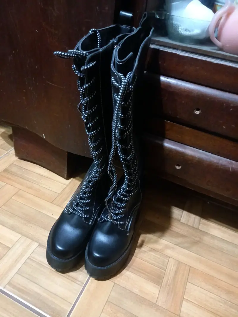 Botas negras de cuero