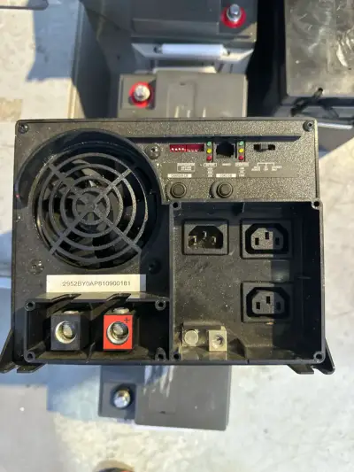 Inversor de corriente usado 750 Watt - miniatura 1