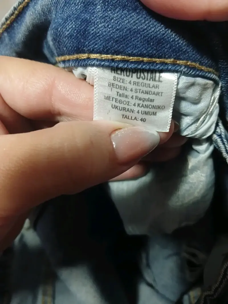 Jeans desgastados con detalles - 4