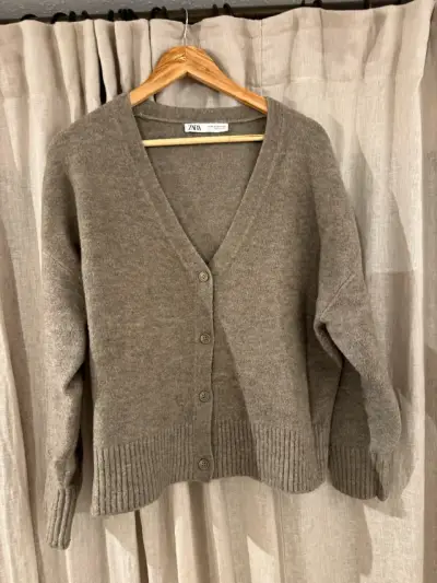 Chaleco con lana Zara beige - miniatura 1