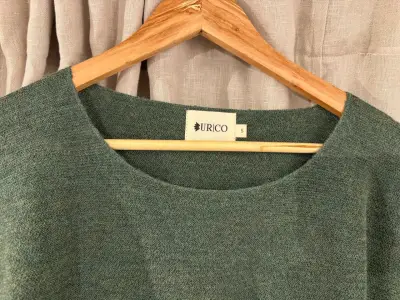 Sweater verde manga larga Urco 100% baby Alpaca - miniatura 2
