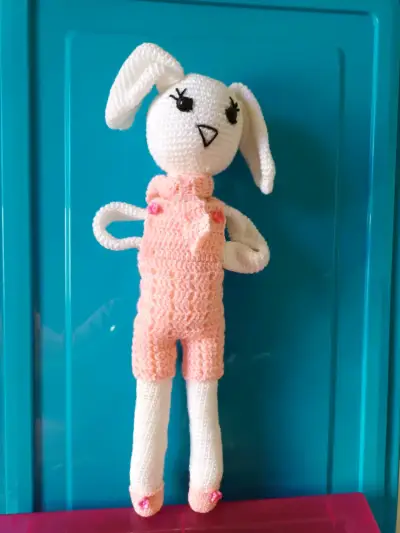 Conejo de crochet amarillo - miniatura 3