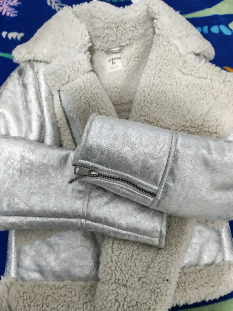 Chaqueta umbralle plateada con borrego - 1