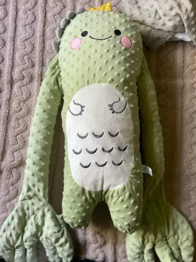 Cojín peluche dinosaurio verde palma calmante apeg - miniatura 2