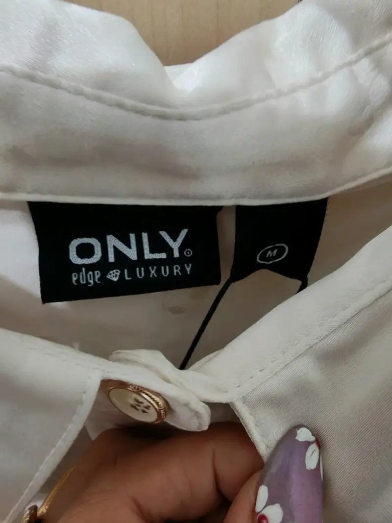 Blusa blanca con cuello marinero - 2