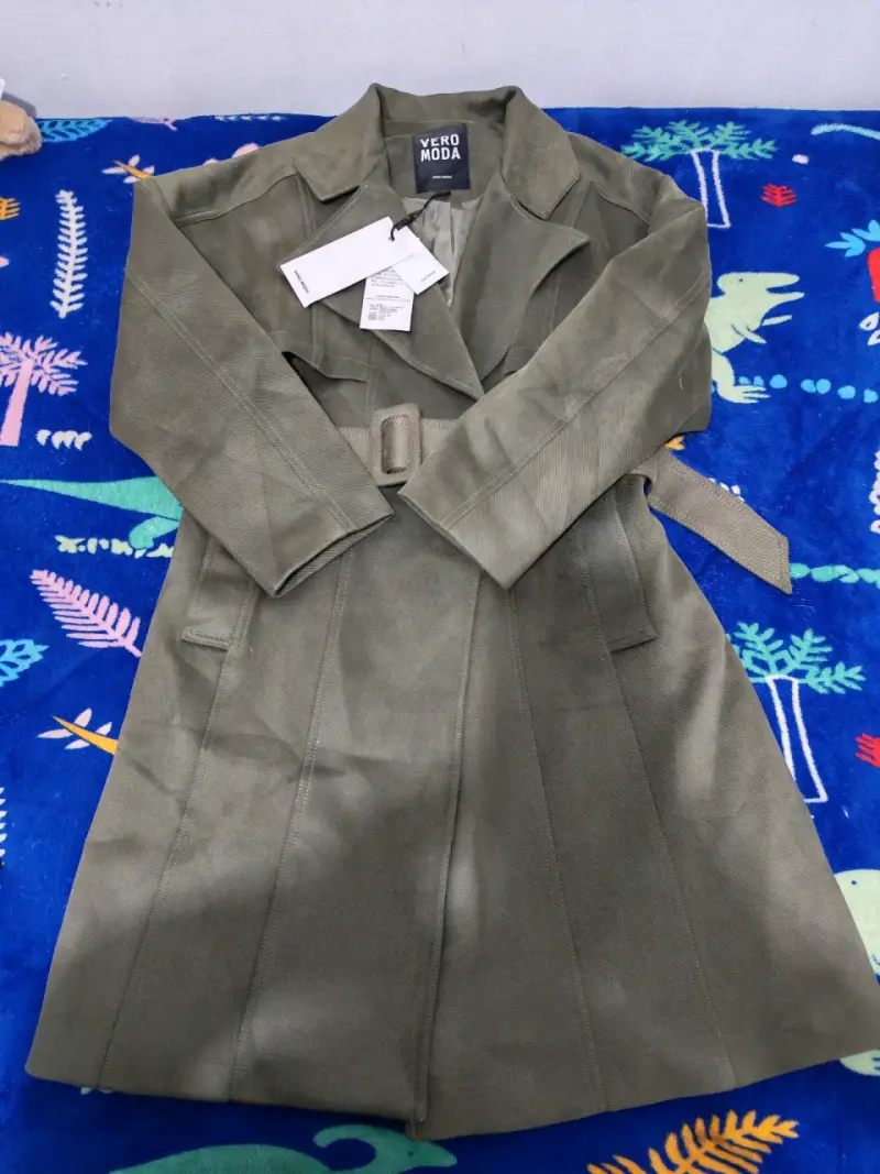 Abrigo verde Vero Moda nuevo - 1