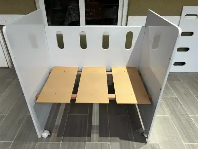 Cuna colecho blanca de madera con ruedas - miniatura 4
