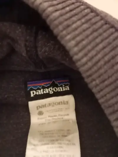 Polerón gris con capucha - miniatura 3