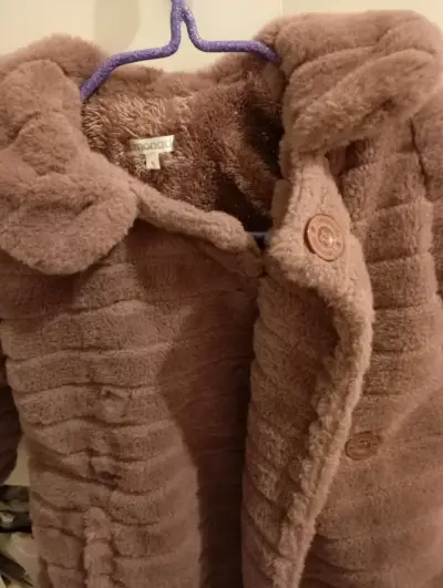 Abrigo de peluche para niña - miniatura 2