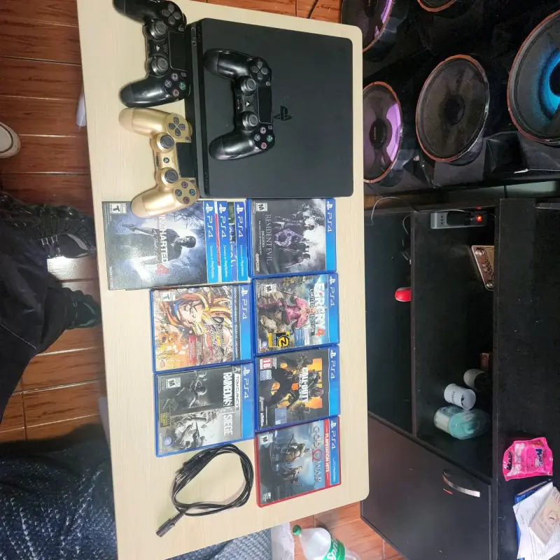 Consola PlayStation 4 con juegos - 2