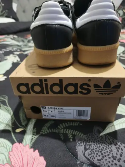 Zapatillas negras Adidas clásicas - miniatura 3