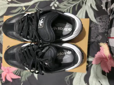 Zapatillas negras Adidas clásicas - miniatura 4