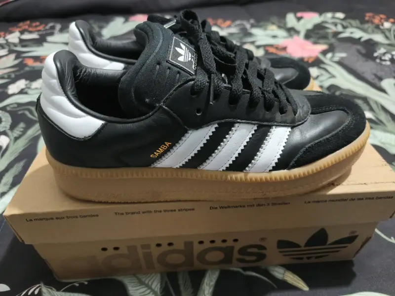 Zapatillas negras Adidas clásicas - 5