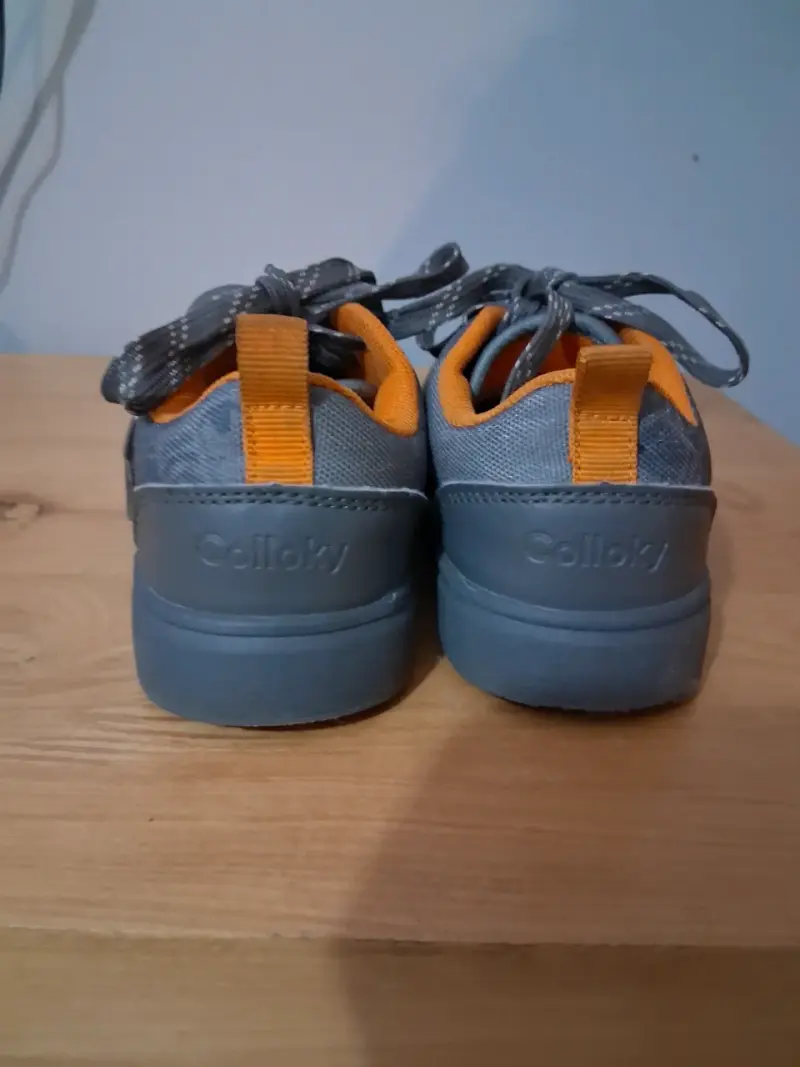 Zapatillas deportivas grises y naranjas - 3