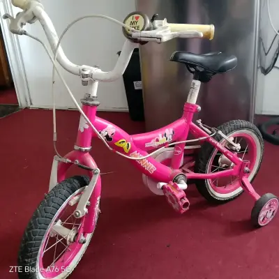 Bicicleta infantil Minnie rosa - miniatura 1