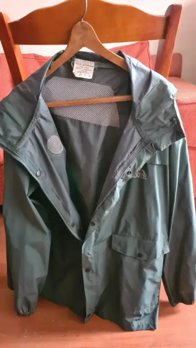 Chaqueta impermeable verde oliva DOITE talla M - miniatura 1