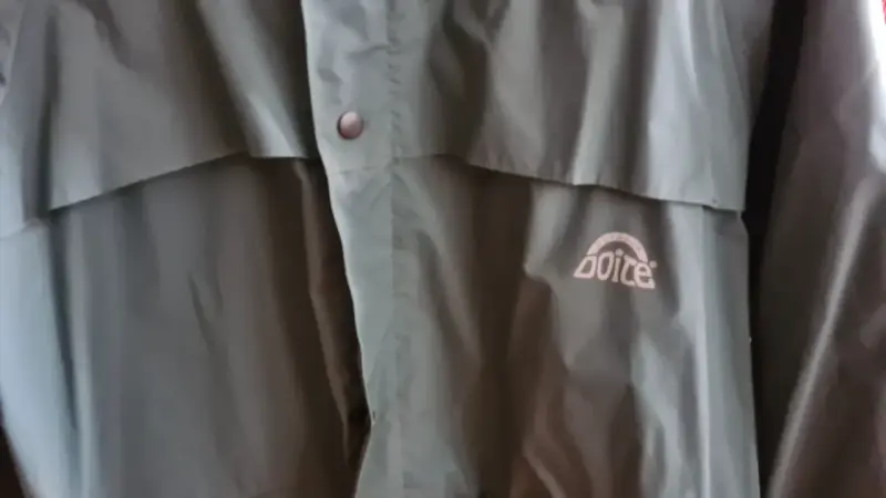 Chaqueta impermeable verde oliva DOITE talla M - 3